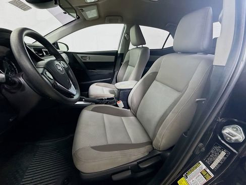 Used 2017 Toyota Corolla LE image 18