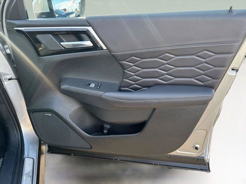 Used 2026 Mitsubishi Outlander SEL FWD image 15