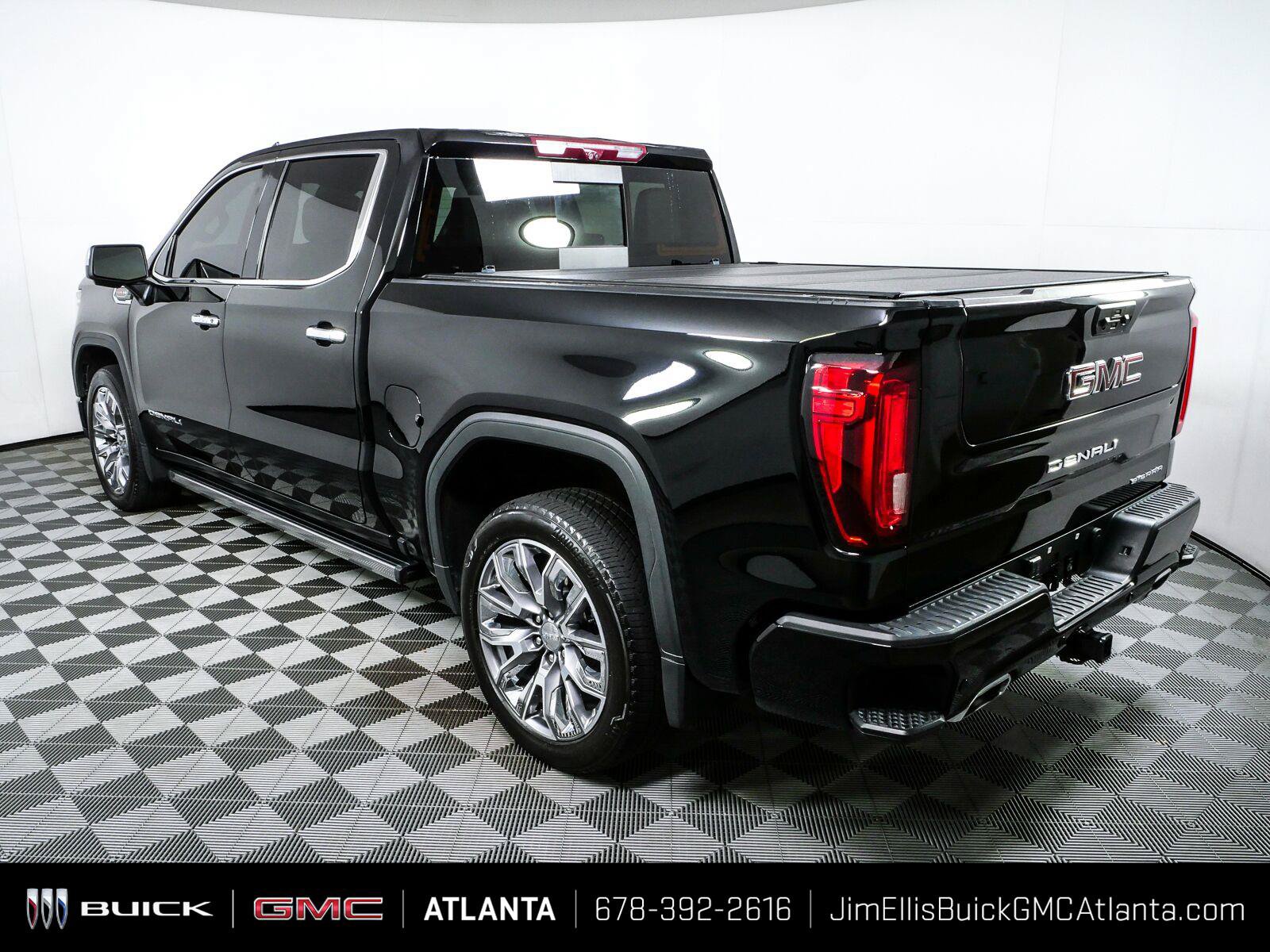 Used 2024 GMC Sierra 1500 Denali AWD/4WD image 31