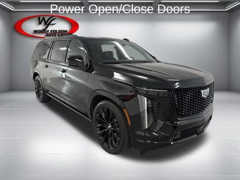 Used 2026 Cadillac Escalade ESV Platinum Sport w/ LPO, ONYX Package AWD/4WD image 3