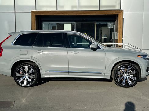 Used 2025 Volvo XC90 T8 Core w/ Climate Package image 8
