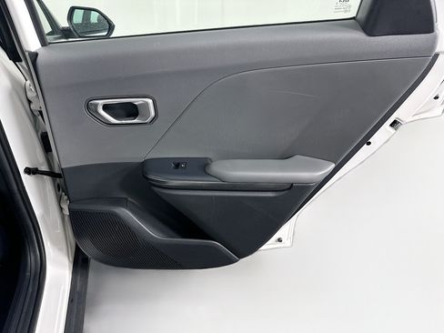 Used 2025 Kia K4 FWD image 28