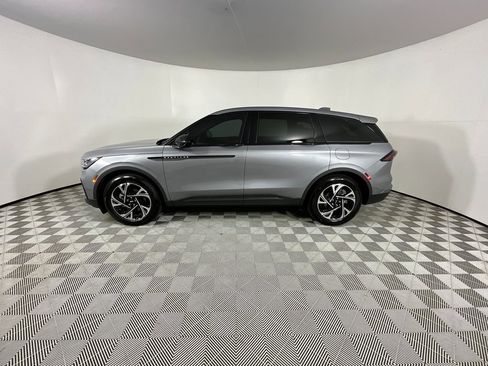 Used 2025 Lincoln Nautilus Premier w/ Jet Appearance Package image 2