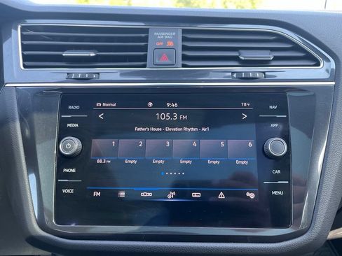 Used 2022 Volkswagen Tiguan SEL R-Line AWD/4WD image 18