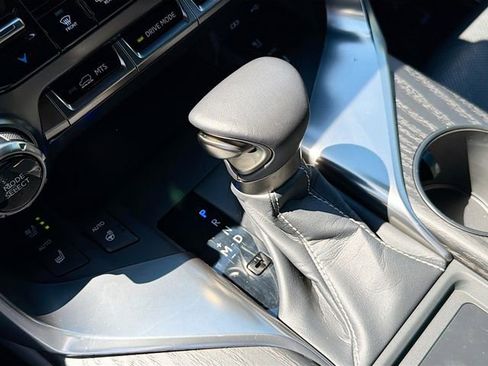 Used 2025 Lexus LX 600 4WD w/ Accessory Package (2T) image 17