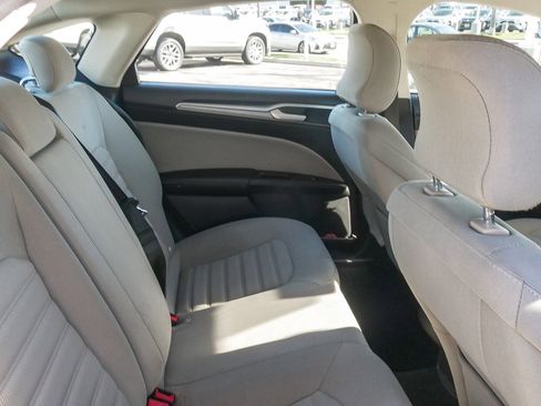 Used 2018 Ford Fusion S image 15