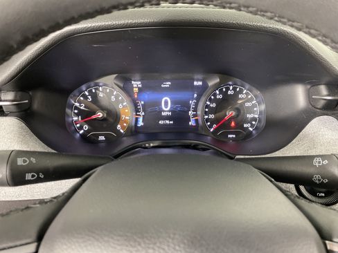 Used 2023 Jeep Compass Latitude AWD/4WD image 21