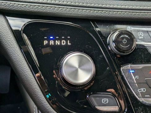 New 2026 Chrysler Pacifica Limited image 15