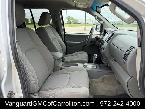 Used 2015 Nissan Frontier SV AWD/4WD image 30