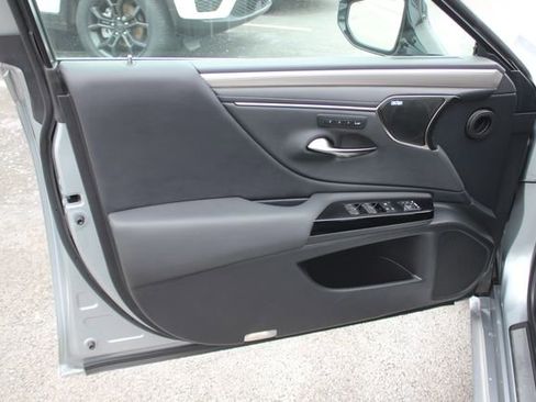 Used 2024 Lexus ES 350 F Sport w/ Accessory Package (Z2) image 20