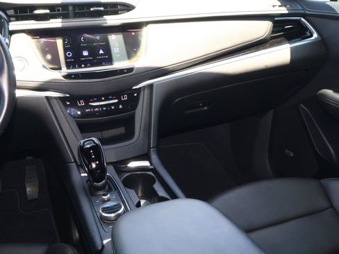 Used 2024 Cadillac XT6 Luxury FWD image 17
