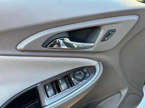 Used 2017 Chevrolet Malibu LS w/ LPO, Convenience Package 2 image 10