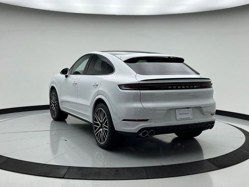 New 2025 Porsche Cayenne S image 3