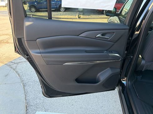 New 2026 Chevrolet Traverse LT w/ LPO, Floor Liner Package AWD/4WD image 19