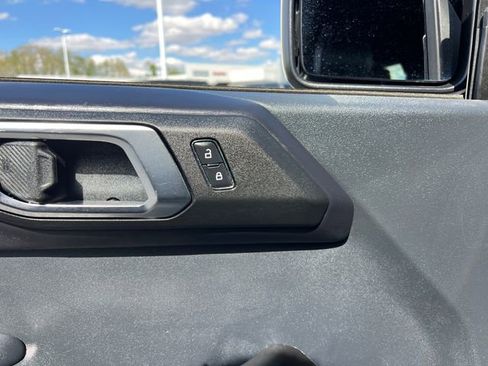 Certified 2025 Ford Bronco Outer Banks AWD/4WD image 12
