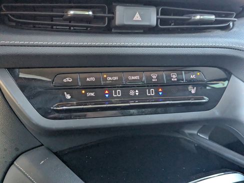 Used 2023 Buick Envision Preferred image 29