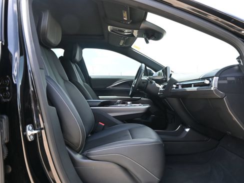 Used 2024 Cadillac Lyriq Luxury RWD image 24