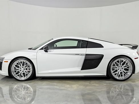 Used 2017 Audi R8 V10 plus AWD/4WD image 11