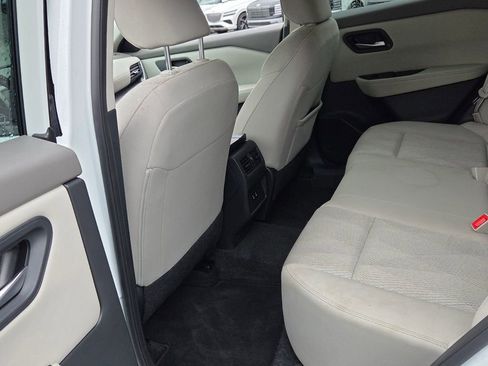 Used 2025 Nissan Rogue SV image 7