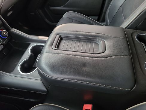 Used 2021 Chevrolet Tahoe Premier w/ Premium Package image 20