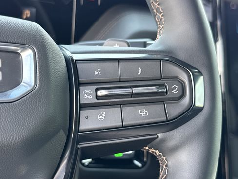 New 2026 GMC Yukon XL AT4 w/ AT4 Premium Plus Package AWD/4WD image 20