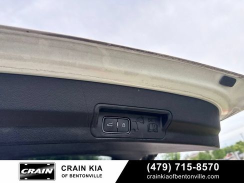 Used 2021 Ford Explorer Limited w/ Equipment Group 301A RWD image 10