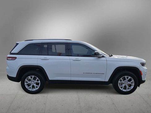 Used 2023 Jeep Grand Cherokee Limited image 10