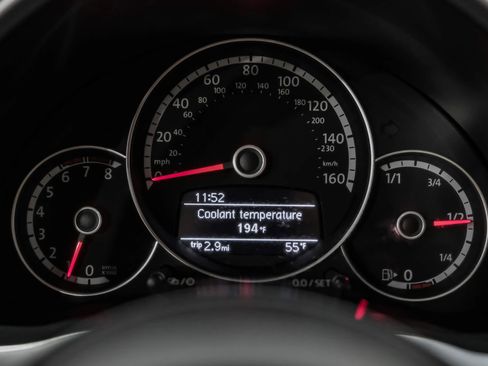 Used 2013 Volkswagen Beetle 2.0T FWD image 24