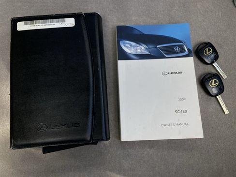 Used 2009 Lexus SC 430 Convertible RWD image 31