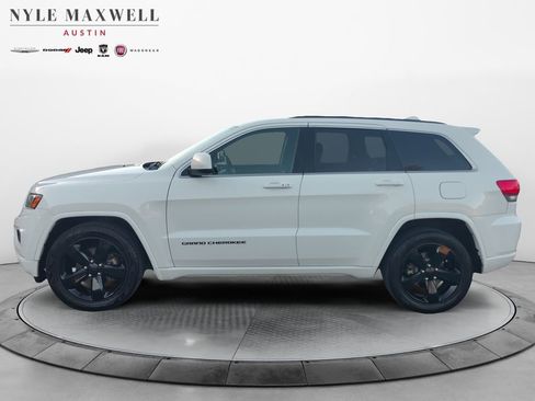 Used 2015 Jeep Grand Cherokee Altitude image 11