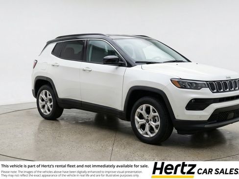 Used 2025 Jeep Compass Latitude image 1
