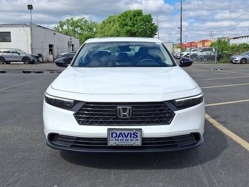 Certified 2025 Honda Accord SE image 2