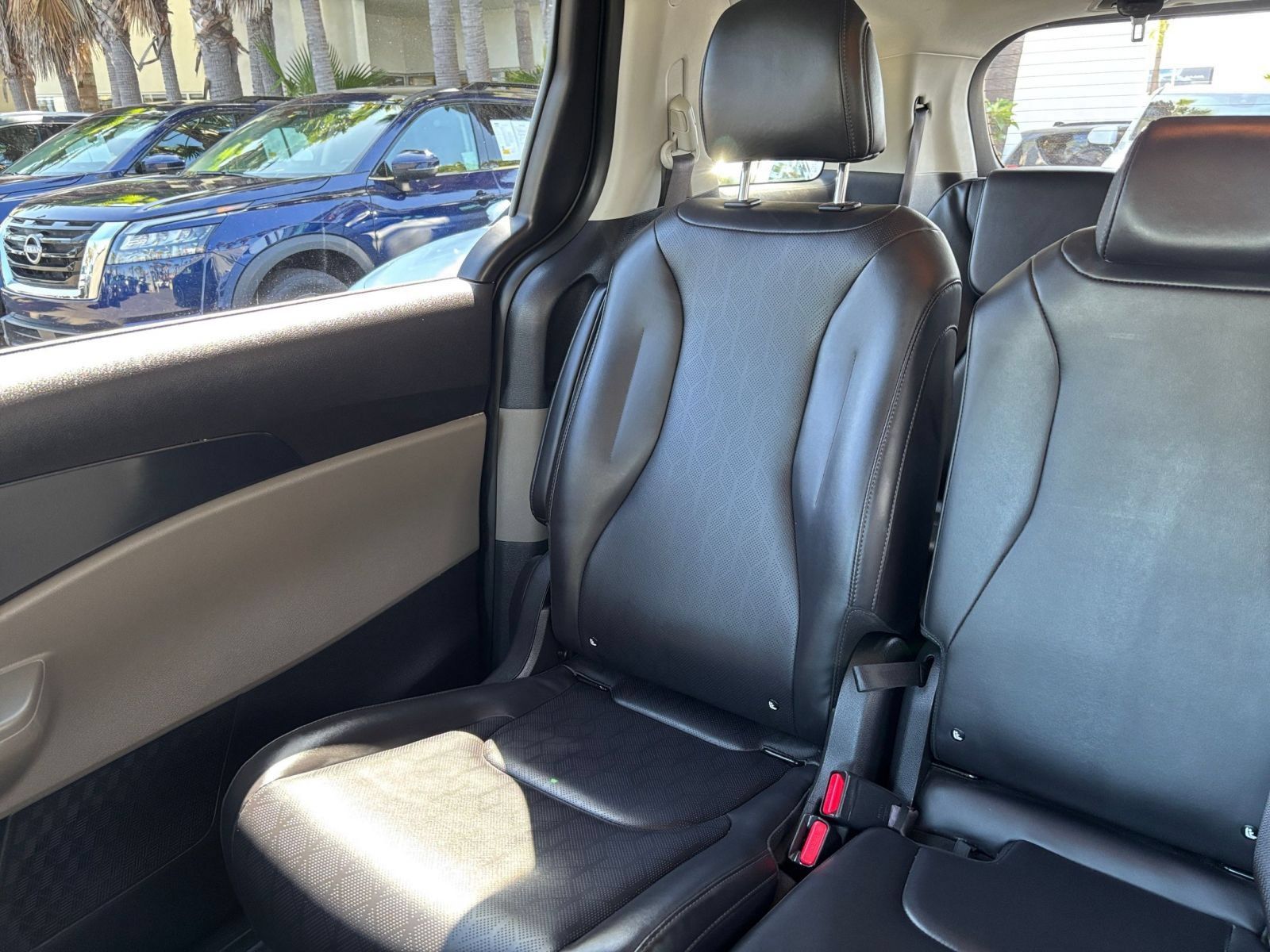 Used 2026 Kia Carnival FWD image 41