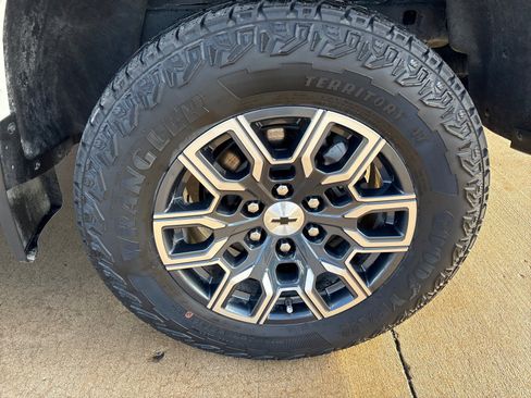 Used 2023 Chevrolet Colorado Z71 w/ Z71 Convenience Package 2 image 14