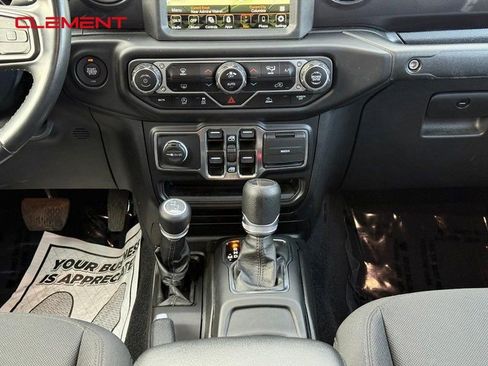 Used 2022 Jeep Gladiator Sport AWD/4WD image 17