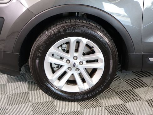 Used 2016 Ford Explorer XLT w/ Equipment Group 201A FWD image 17