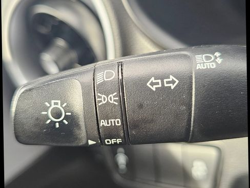 Used 2023 Kia Forte LXS image 17
