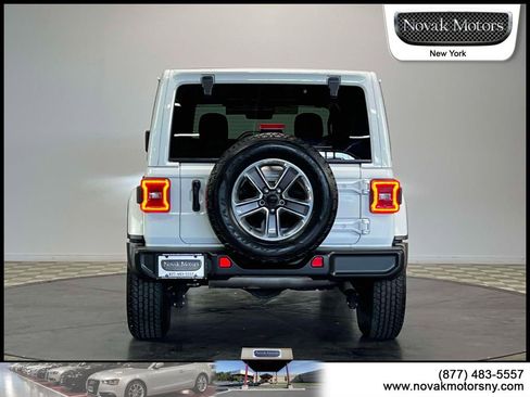Used 2022 Jeep Wrangler Unlimited Sahara w/ LED Lighting Group AWD/4WD image 7