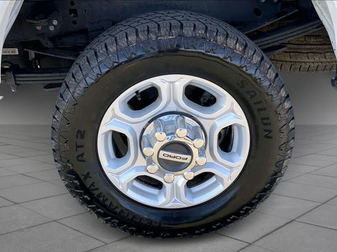 Used 2025 Ford F350 XLT image 9