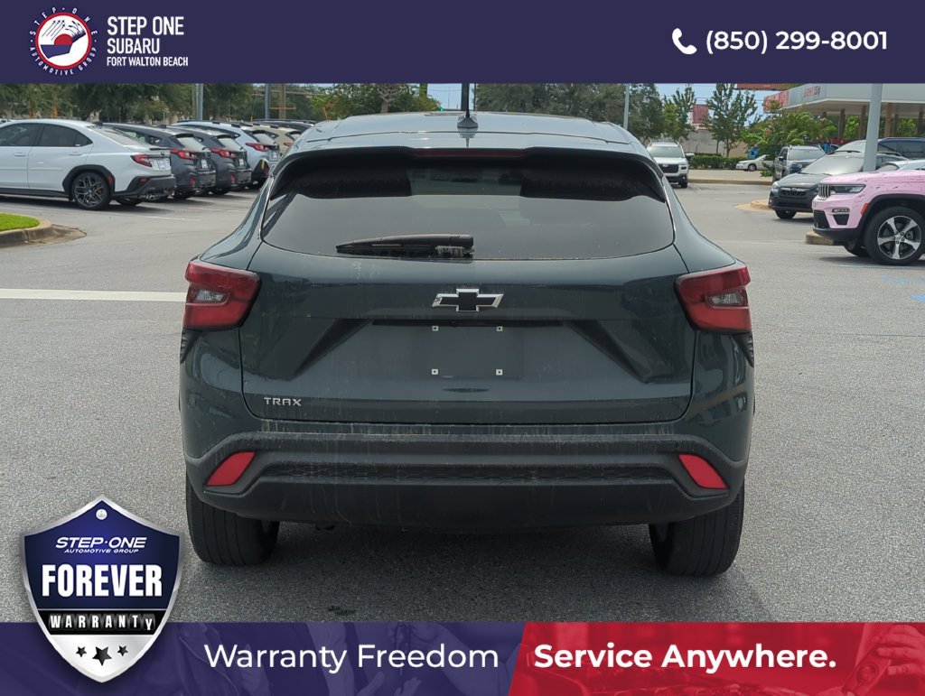 Used 2025 Chevrolet Trax LS w/ LS Convenience Package FWD image 5
