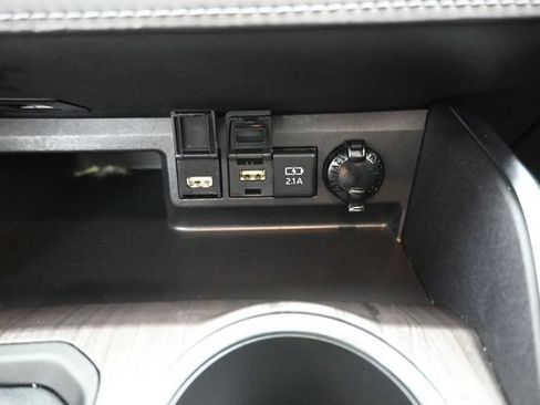 Used 2021 Toyota Highlander Platinum AWD/4WD image 19