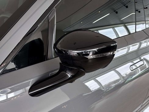 Used 2025 Aston Martin DBX 707 image 52