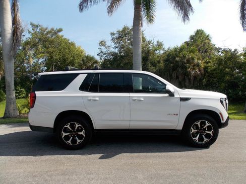 Used 2025 GMC Yukon AT4 w/ AT4 Premium Package AWD/4WD image 5
