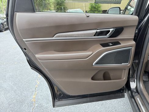 Used 2022 Kia Telluride SX w/ Towing Package FWD image 22