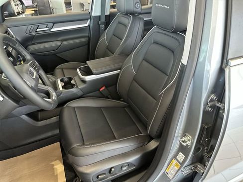 New 2026 GMC Terrain Denali w/ LPO, Black Badging Package image 15