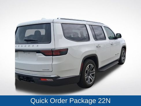 Used 2022 Jeep Wagoneer Series III AWD/4WD image 7