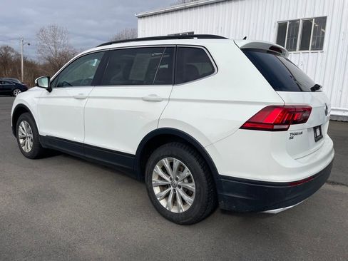Used 2019 Volkswagen Tiguan SE w/ Panoramic Sunroof Package image 3