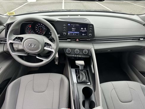 Used 2023 Hyundai Elantra SE w/ Cargo Package FWD image 16