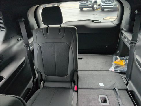 New 2026 Jeep Grand Cherokee L Laredo RWD image 35