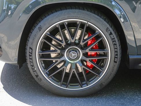 New 2026 Mercedes-Benz GLS 63 AMG 4MATIC image 9